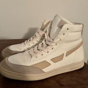 Saye modelo ‘89 high tops